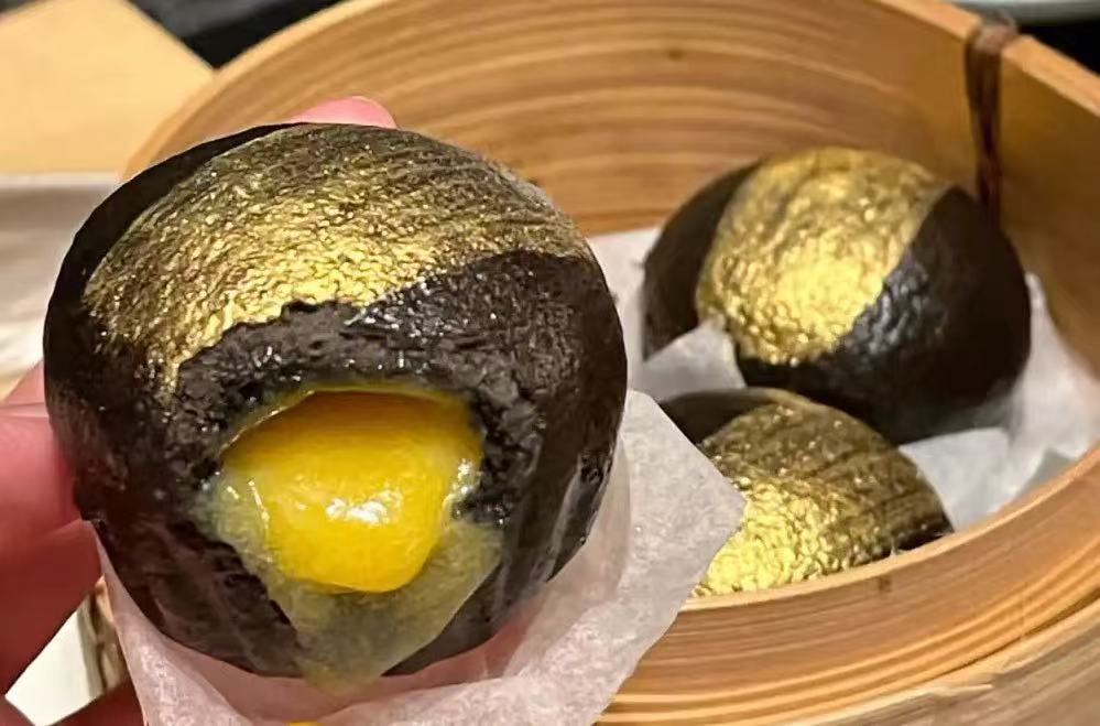 Egg Yolk Lava Buns (3)